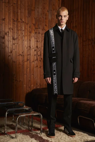 Look 30